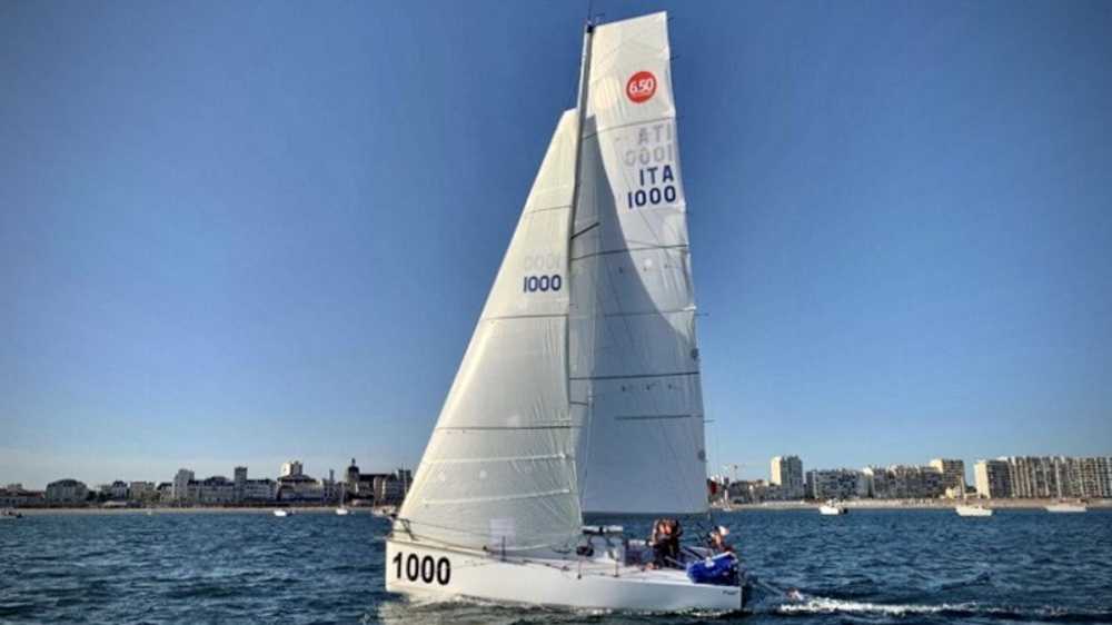 Giovanni Mengucci parte da Civitavecchia per la regata in solitaria fra Les Sables e&nbsp;Azzorre